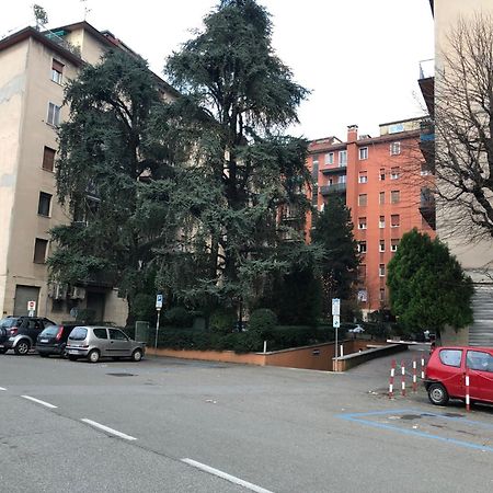 Tra Le Torri B&B - Ampia Stanza Privata In Appartamento Con Bagno Privato Accessibile Da Corridoio Bologna Ngoại thất bức ảnh