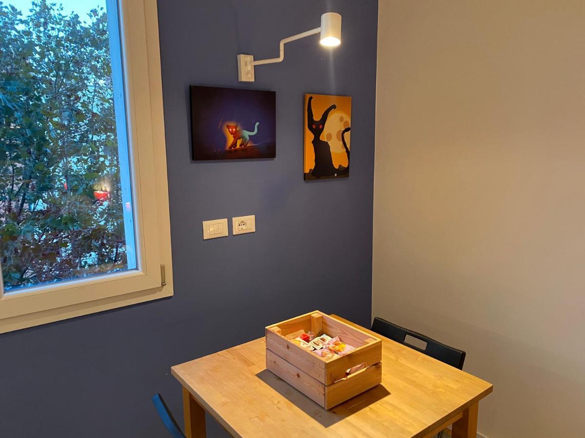 Tra Le Torri B&B - Ampia Stanza Privata In Appartamento Con Bagno Privato Accessibile Da Corridoio Bologna Ngoại thất bức ảnh